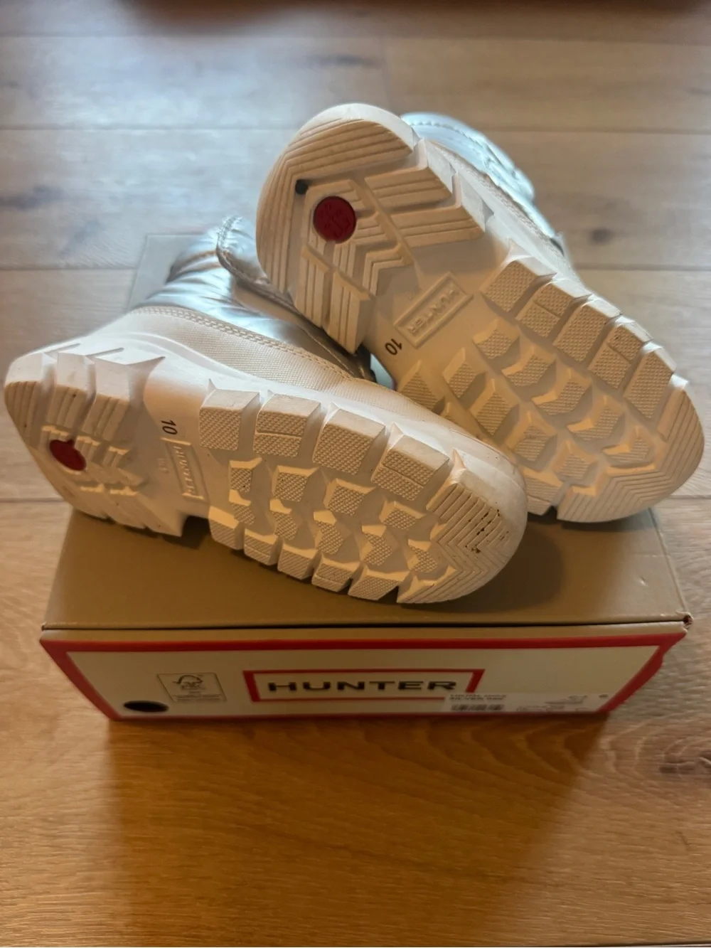 Hunter Kids Metallic Silver Puffer Boots with Red Trim
